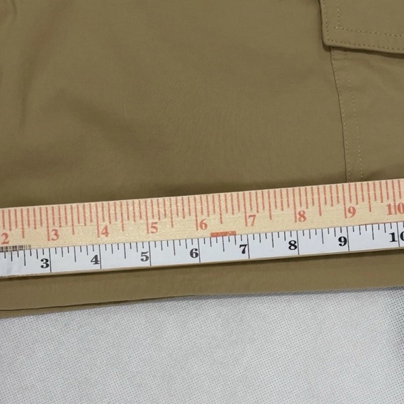 Eddie Bauer Women's Khaki Cargo Shorts - Picture 9 of 10